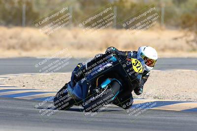 media/Jan-09-2022-SoCal Trackdays (Sun) [[2b1fec8404]]/Turn 6 (1035am)/